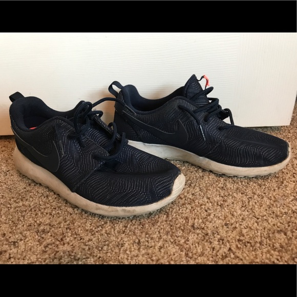 Nike Roche - Picture 1 of 4